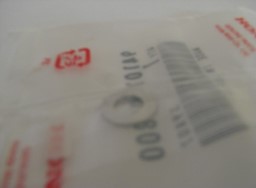 Zeige Details für Auspuff Hitzeblechschraube, Fussrastenpin  U Scheibe CB 750  Bild von Auspuff Hitzeblechschraube, Fussrastenpin  U Scheibe CB 750