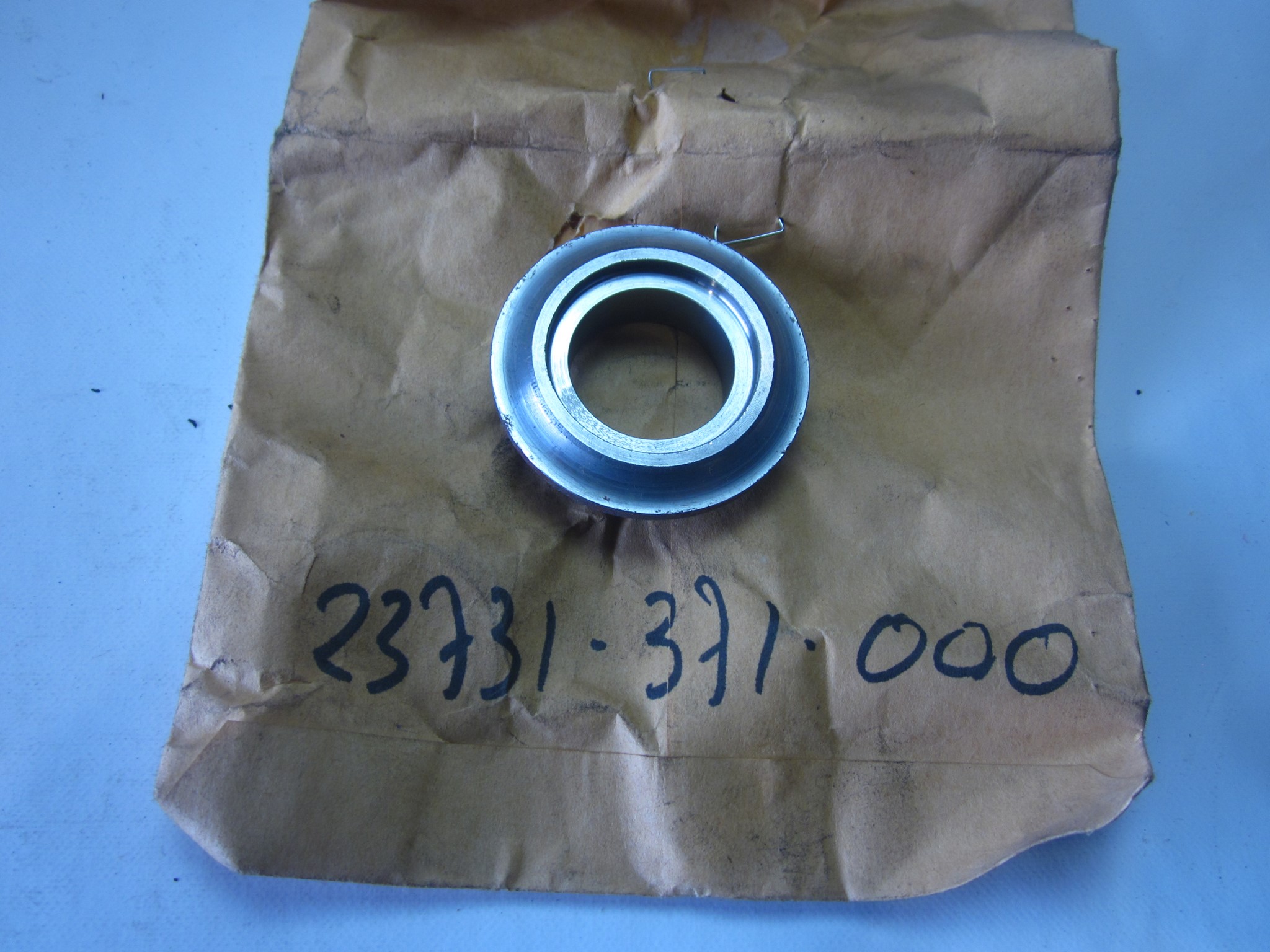 Picture of HALTER  23731-371-000  GL 1000