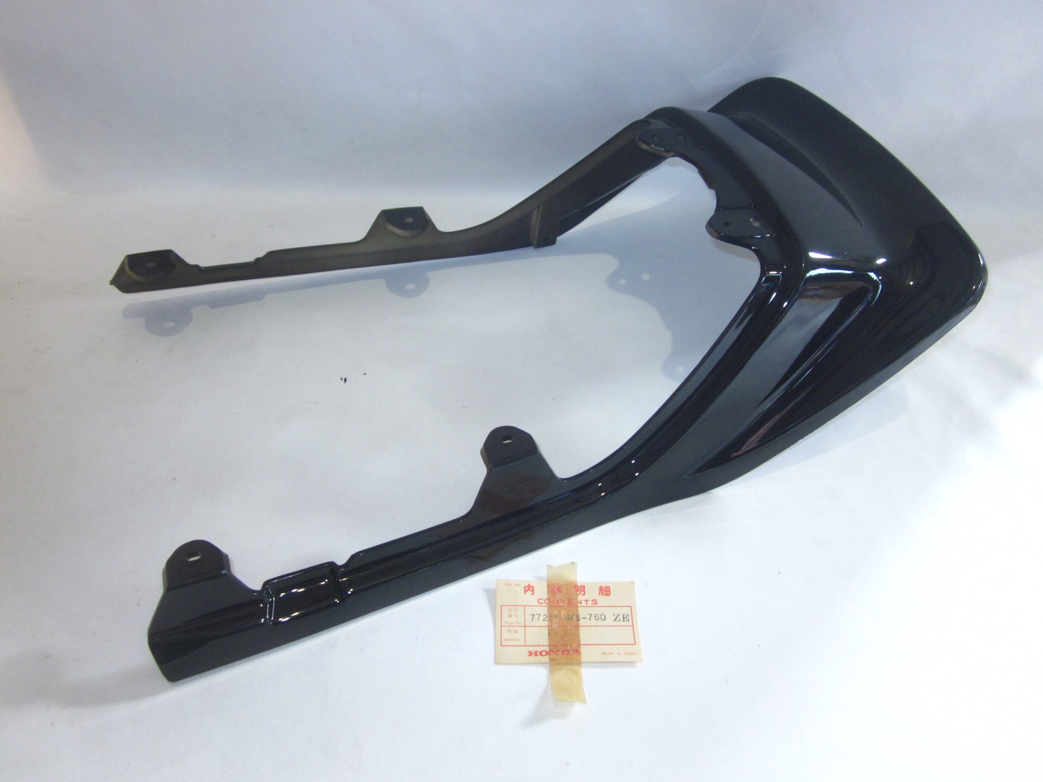 Picture of VERKLEIDUNG HINTEN  77211-443-760ZE  CB 400 N / NZ