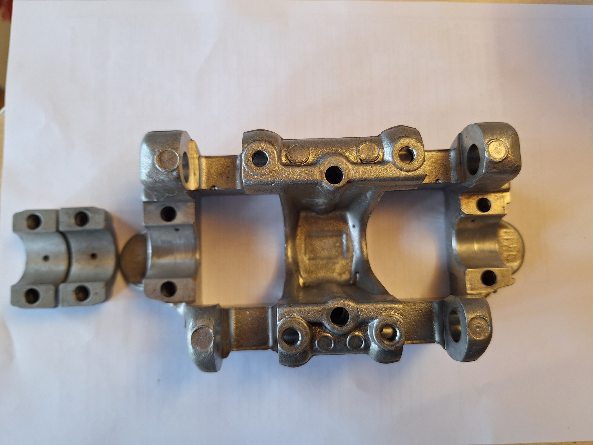 Picture of Nockenwellenlagerbock CB750Four gebraucht