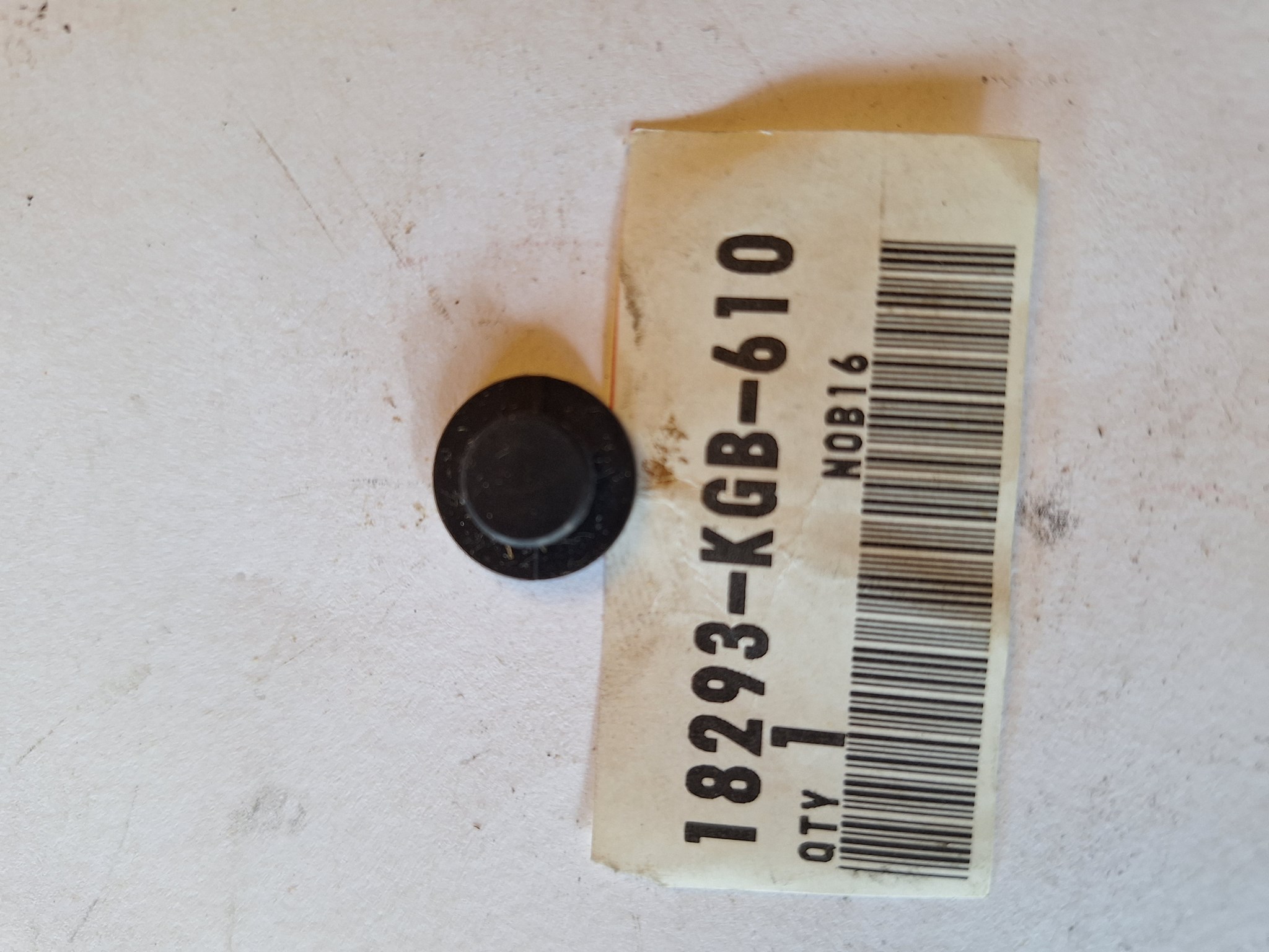CLASSIC-BIKES. RUBBER,PROTR. 18293-KGB-610