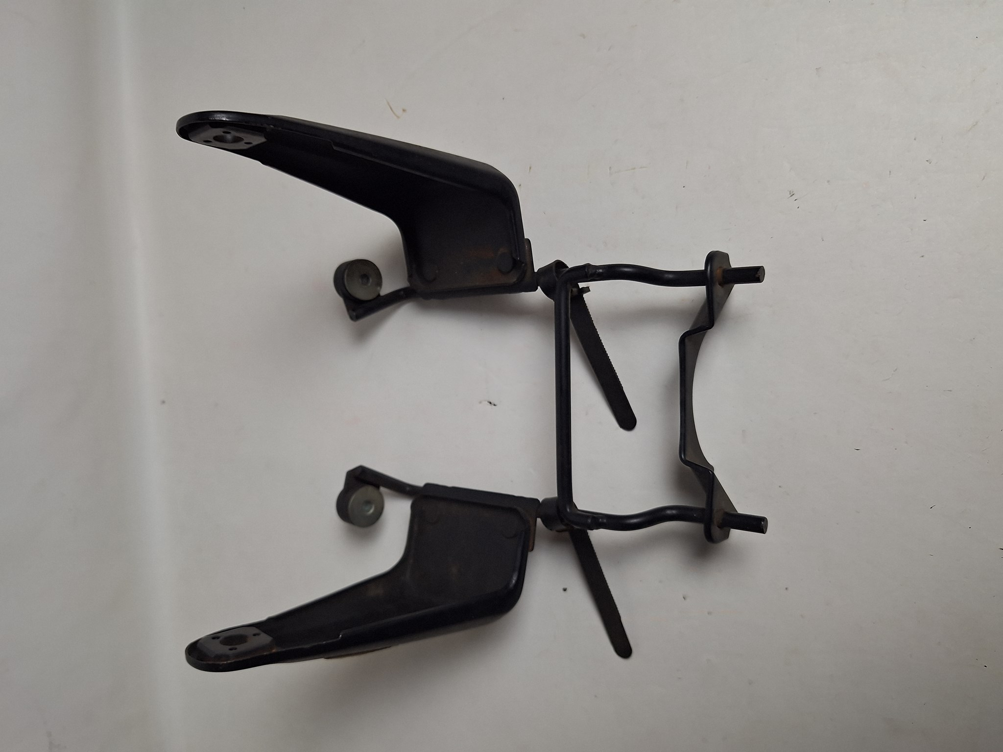 Picture of Honda  STREBE SCHEINW.-GEHAEUSE  61315-445-610