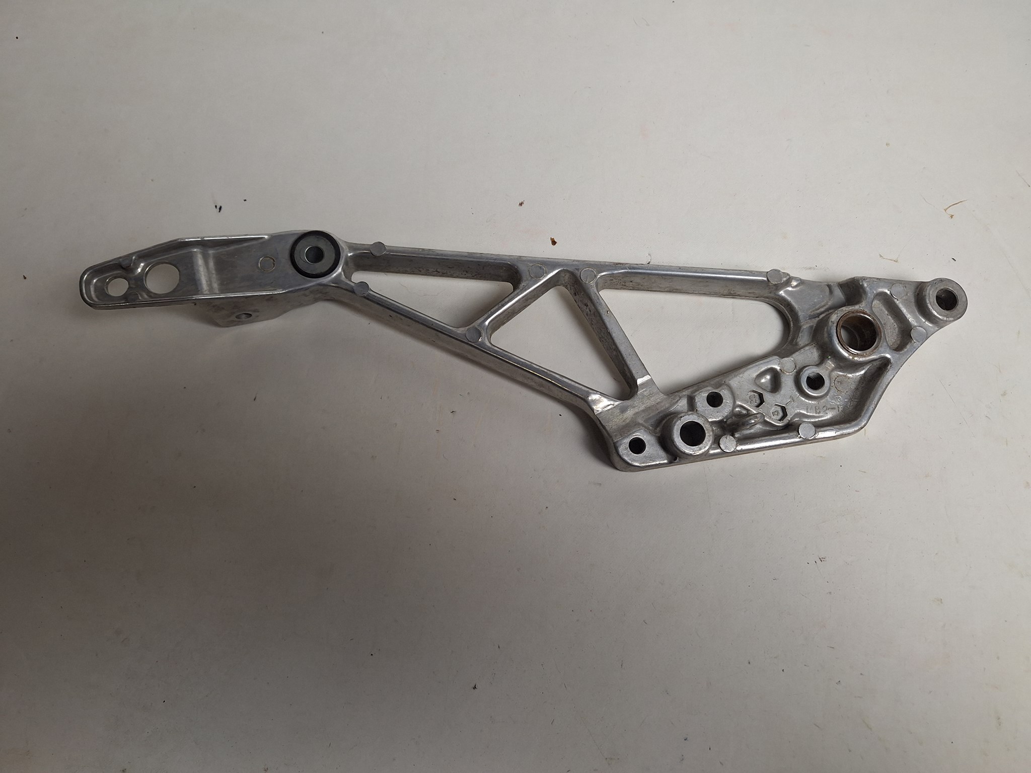 Bild von Honda VF 750 F HALTER FUSSRASTE 50610-MB2-000 /