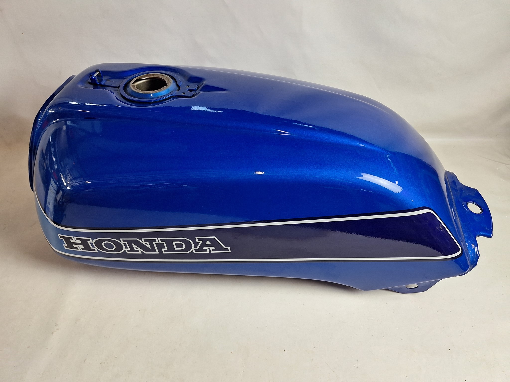 Picture of Tank CB900F 17540-438-305ZCGE