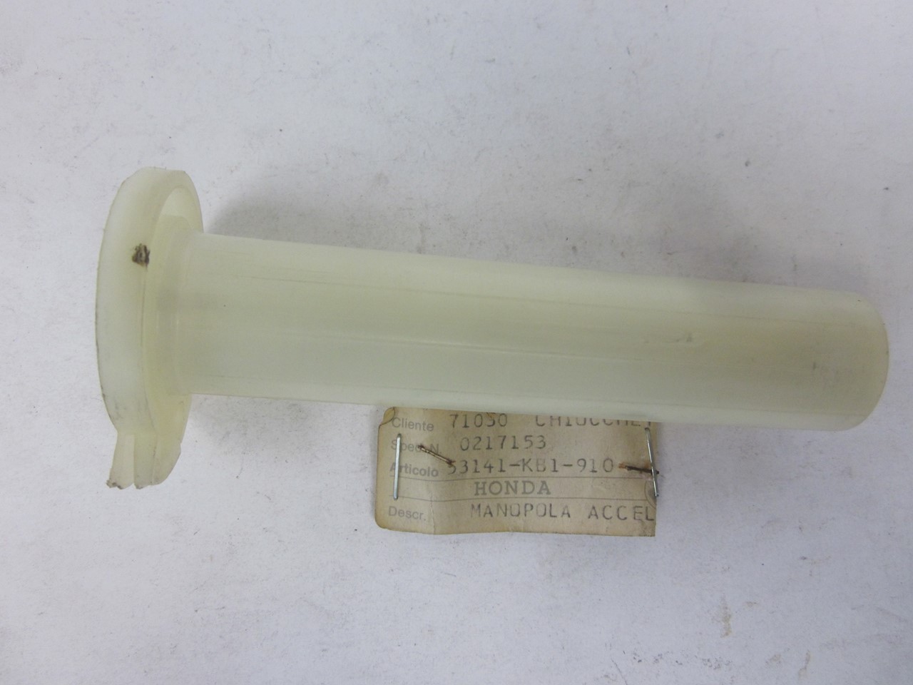 Picture of GASGRIFFHUELSE   53141-KB1-910   XL 125 SB