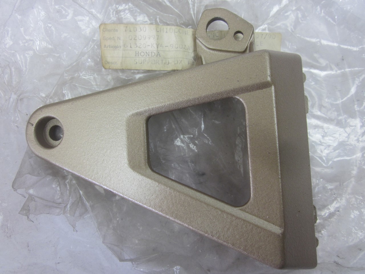 Picture of BRACKET,R*YR139M*  61320-KY4-900ZA