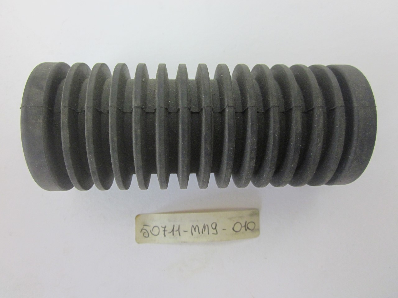 Bild von FUSSRASTENGUMMI HINTEN  50711-MM9-010  XL 600 V