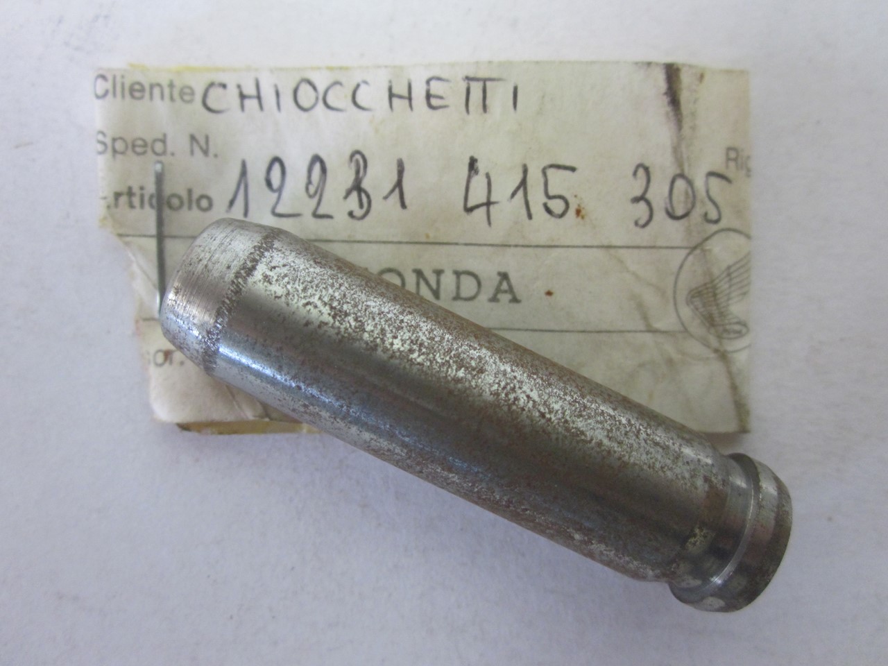 Picture of EINLASSVENTILFUEHRUNG  12231-415-305  CX 500