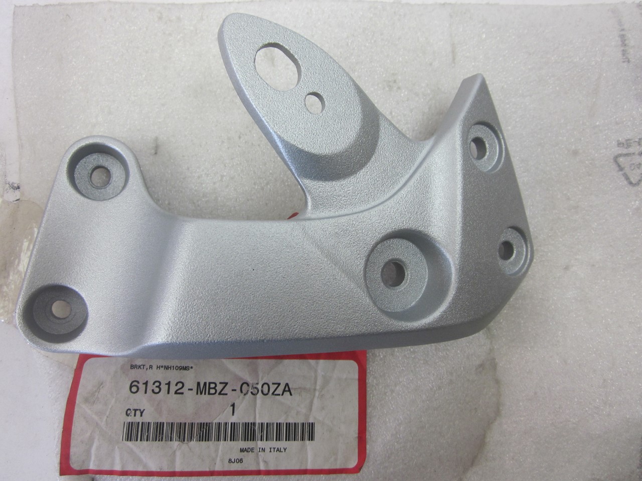 Bild von Halter Scheinwerfer  61312-MBZ-C50ZA  CB 600 FW