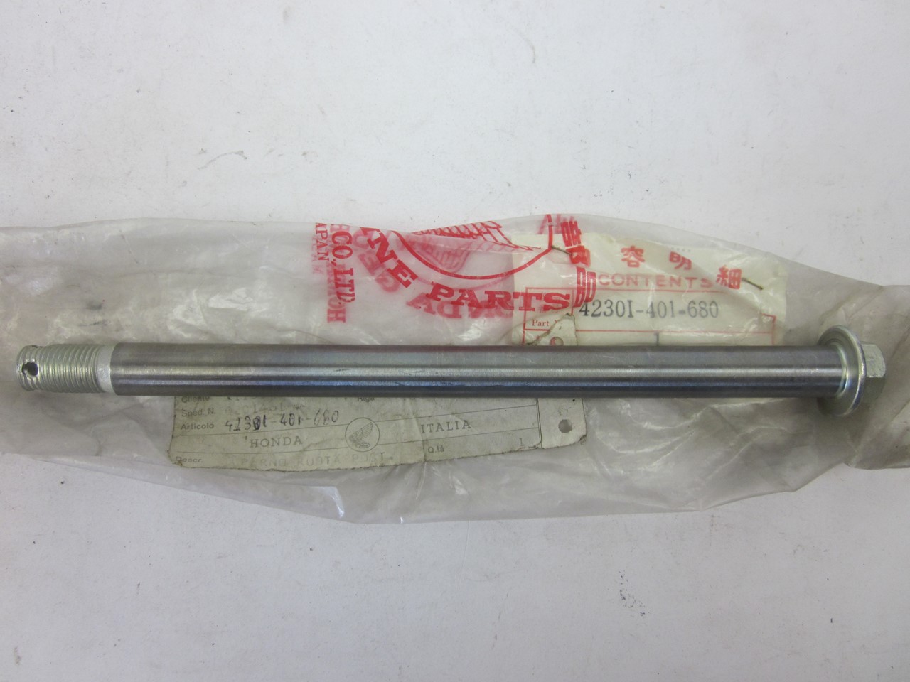 Picture of ACHSE HINTERRAD  42301-401-680  CT 125 Z