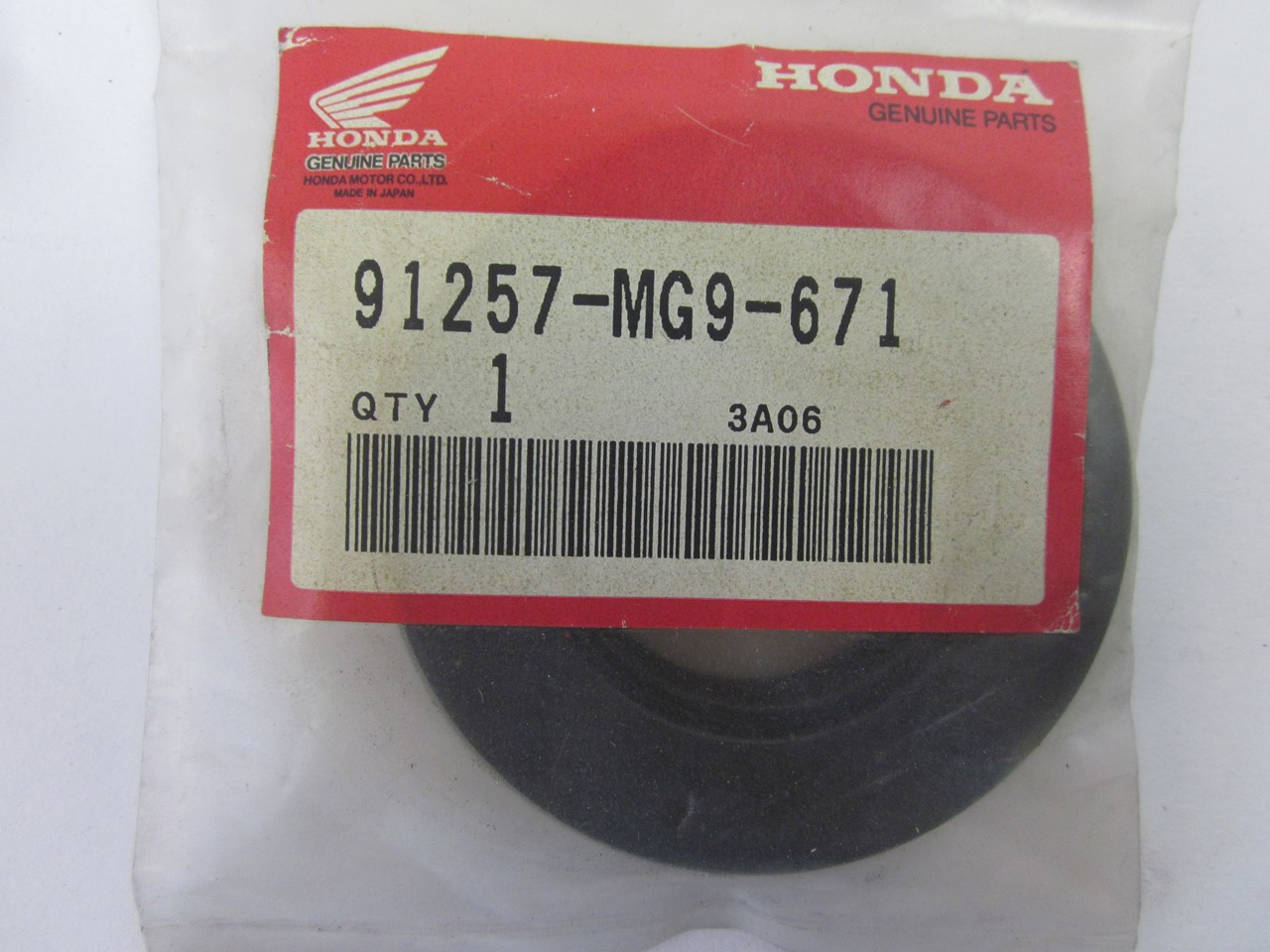 Picture of SIMMERRING  91257-MG9-671  GL 1200