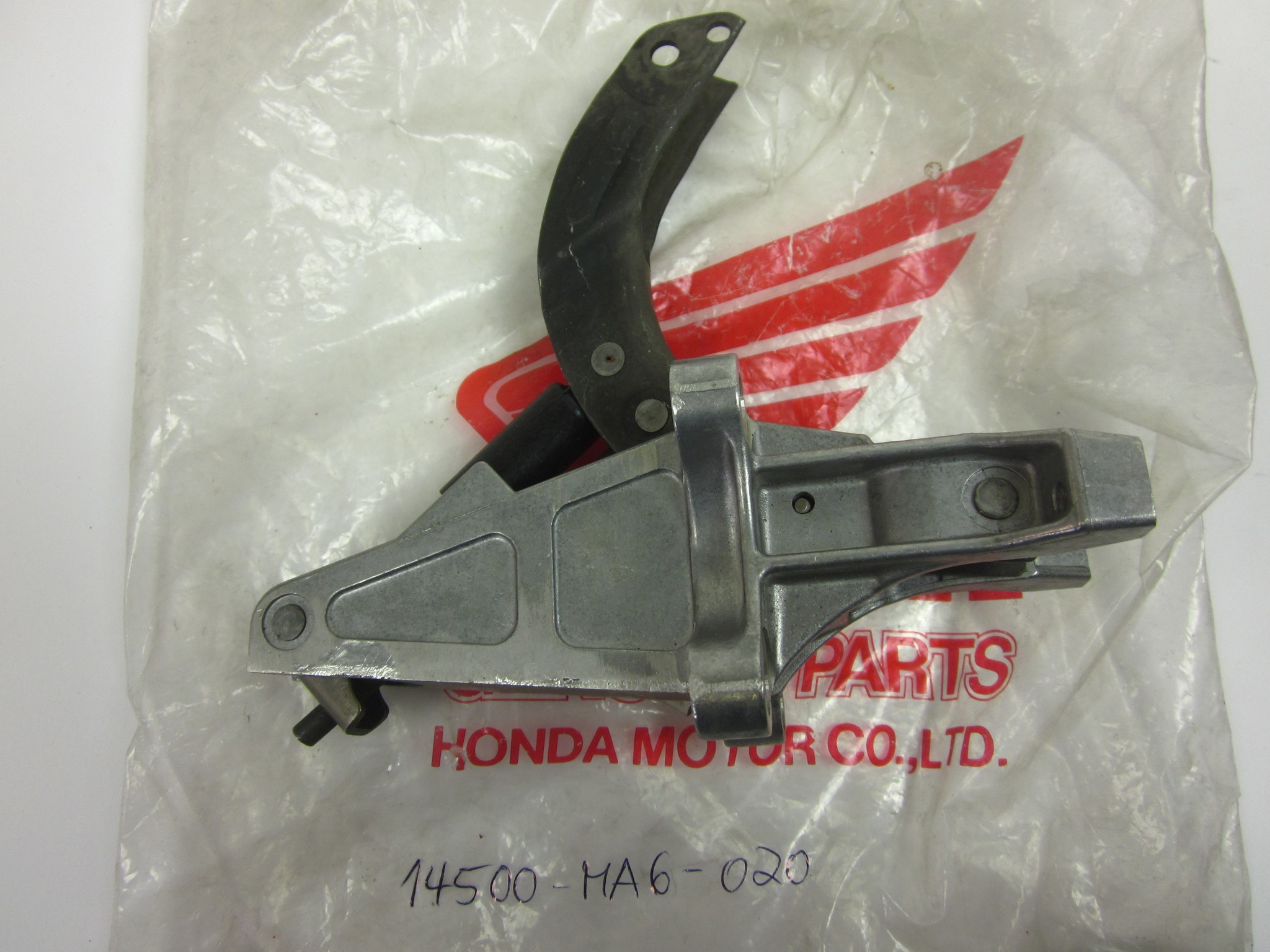 Picture of HALTER,STEUERKETTEN.SPAN.  14500-MA6-020  CBX 400 FC