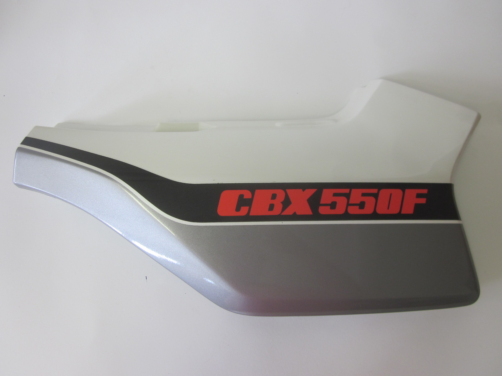 Picture of CBX 400 Seitendeckel rechts  weiss/silber