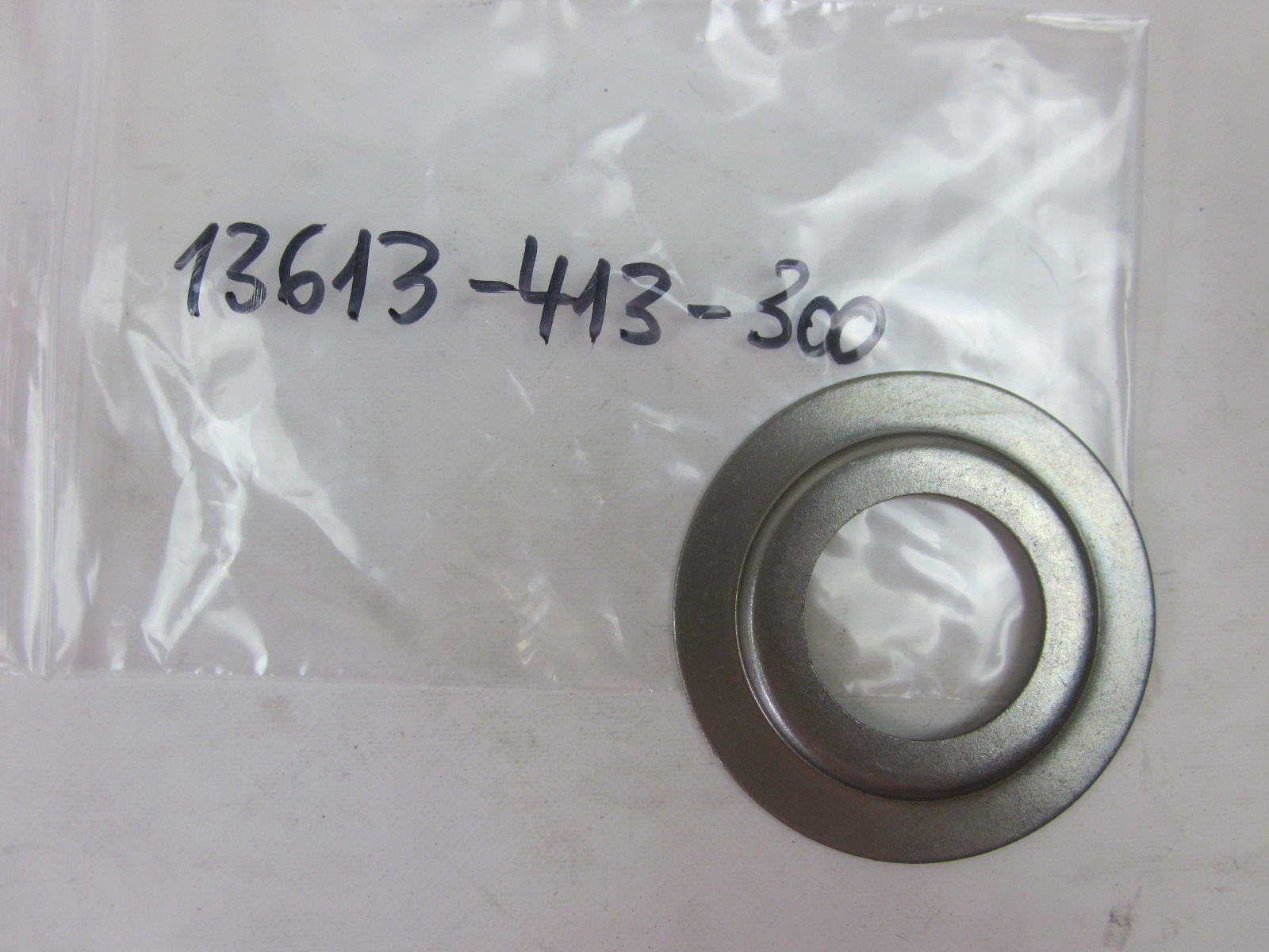 Picture of SEITENPLATTE  13613-413-300  CB 400 T1 / T2