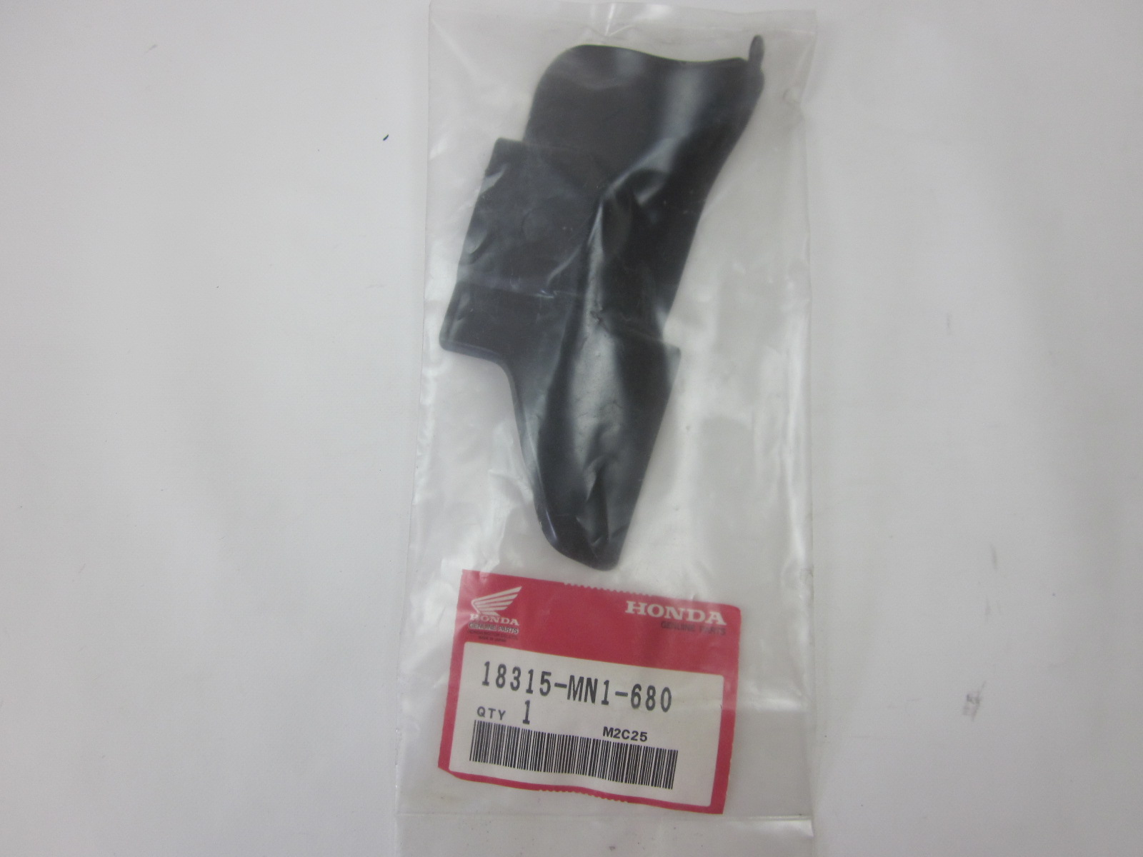 Picture of WAERMESCHUTZPLATTE  18315-MN1-680  XR600 RJ-P