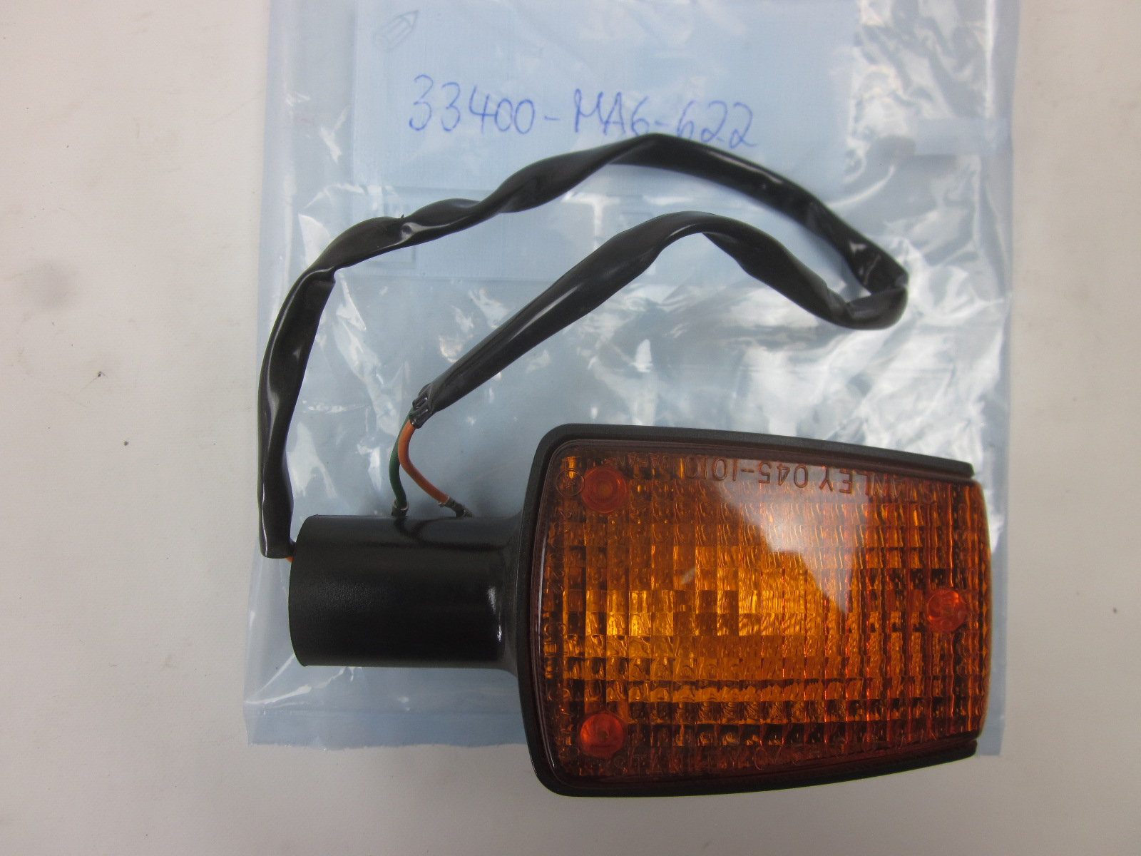 Picture of BLINKER VO.RE.  33400-MA6-622  CBX 400 FC