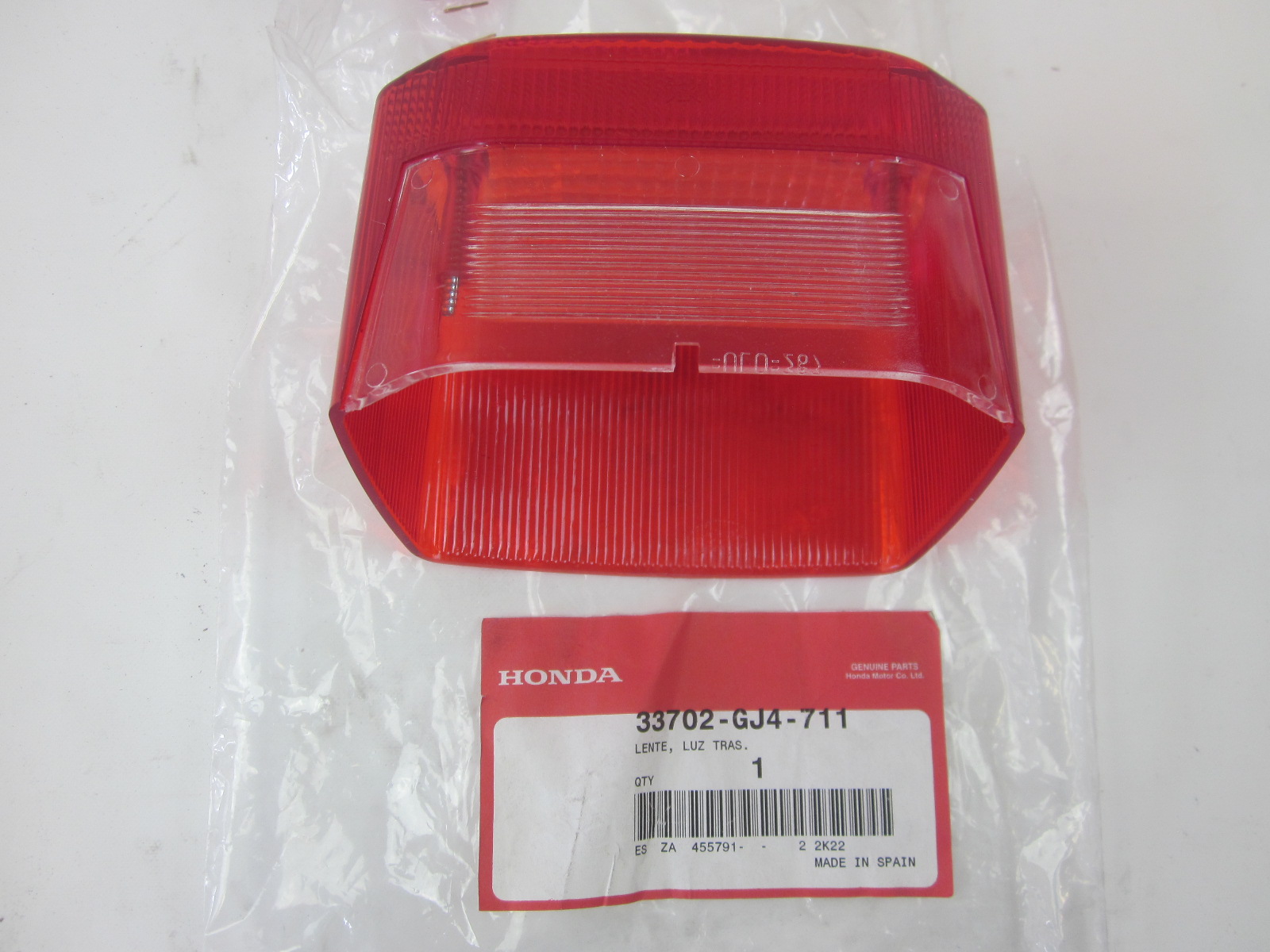 Picture of GLAS, RUECKLICHT  33702-GJ4-711  SH 80