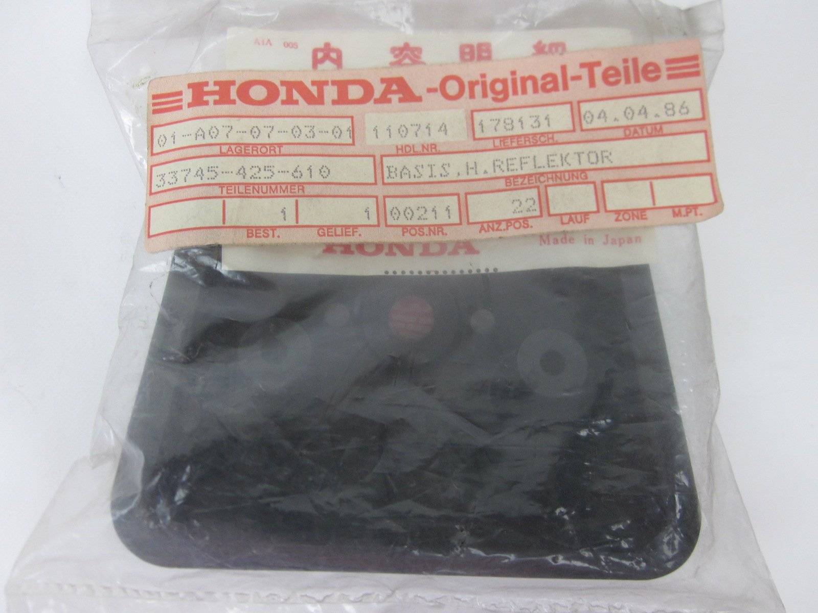 Picture of REFLEKTOR  33745-425-610  CB 750 KZ / KA