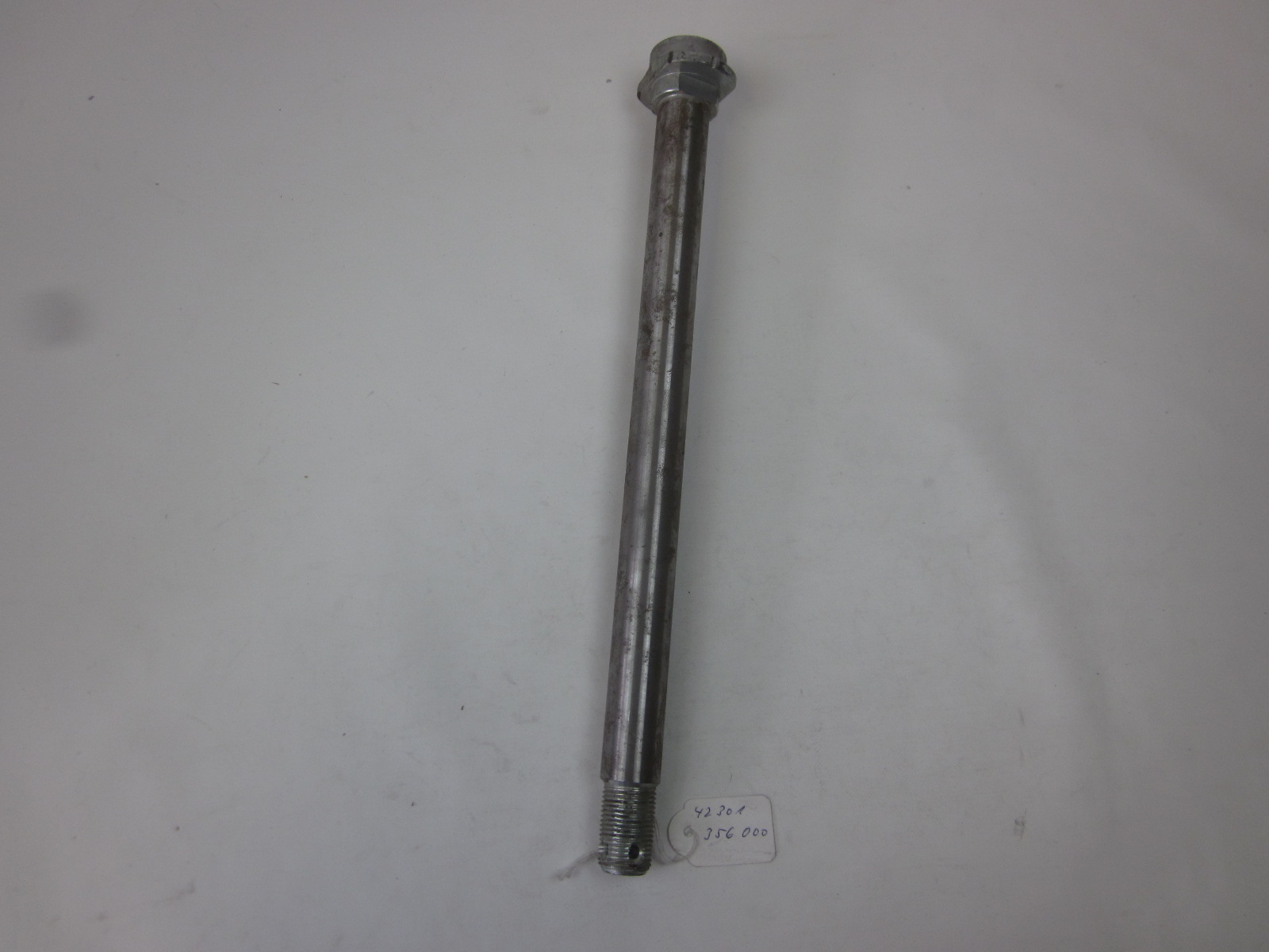 Picture of ACHSE HINTERRAD  42301-356-000  XL 350