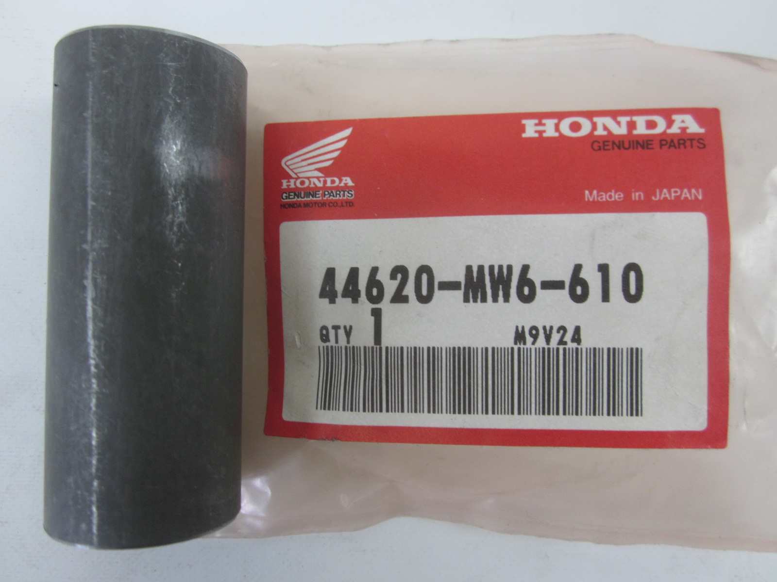 Picture of DISTANZHUELSE VORNE  44620-MW6-610  NTV 650 M
