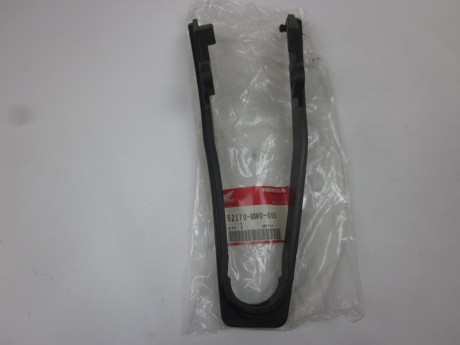 Picture of GLEITSCHUTZ ANTRIEBSKETTE  52170-MW0-000  CBR 900 RRN-P