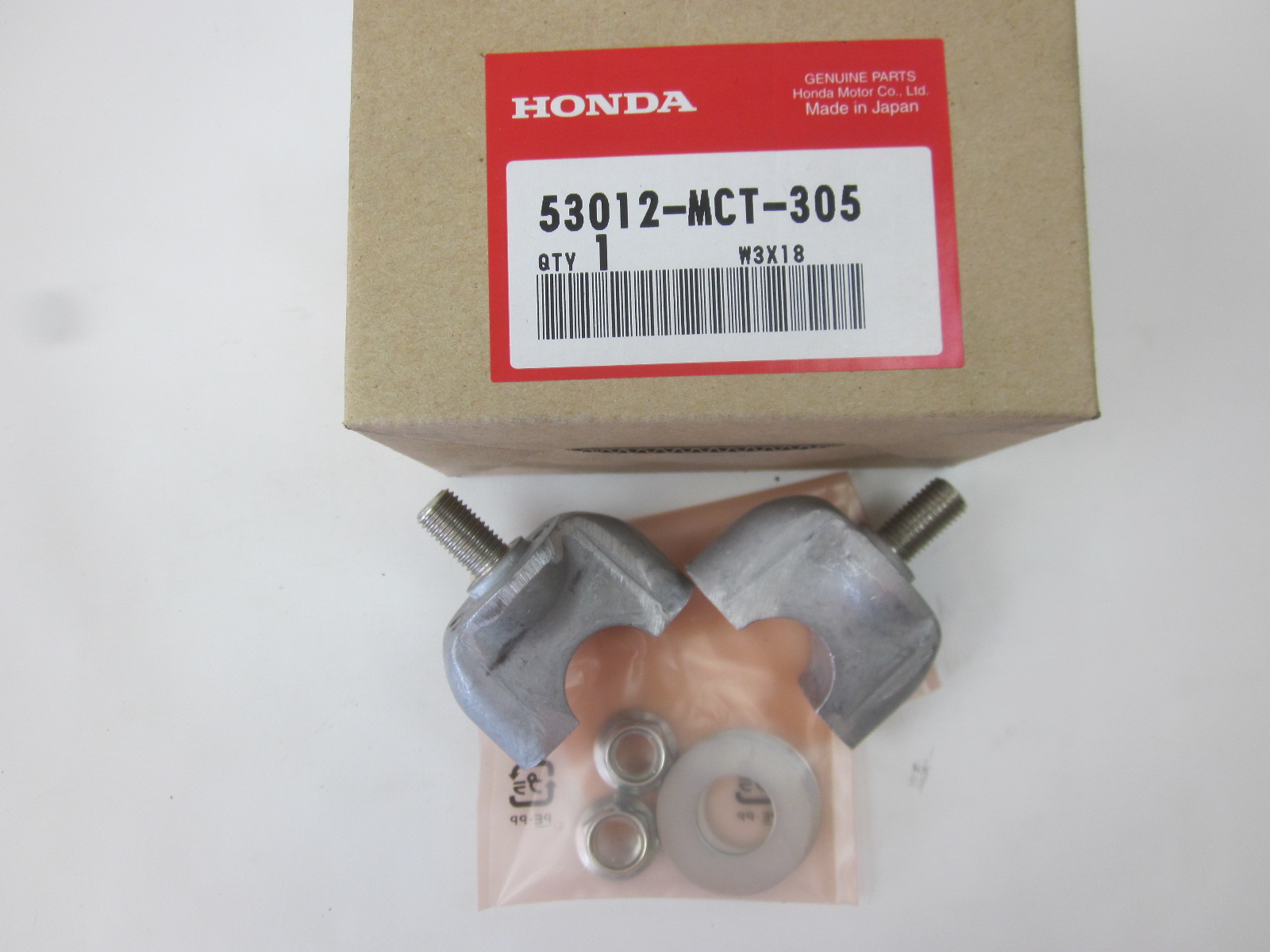 Picture of SET,HNDL HOLDER  53012-MCT-305  FJS600 1