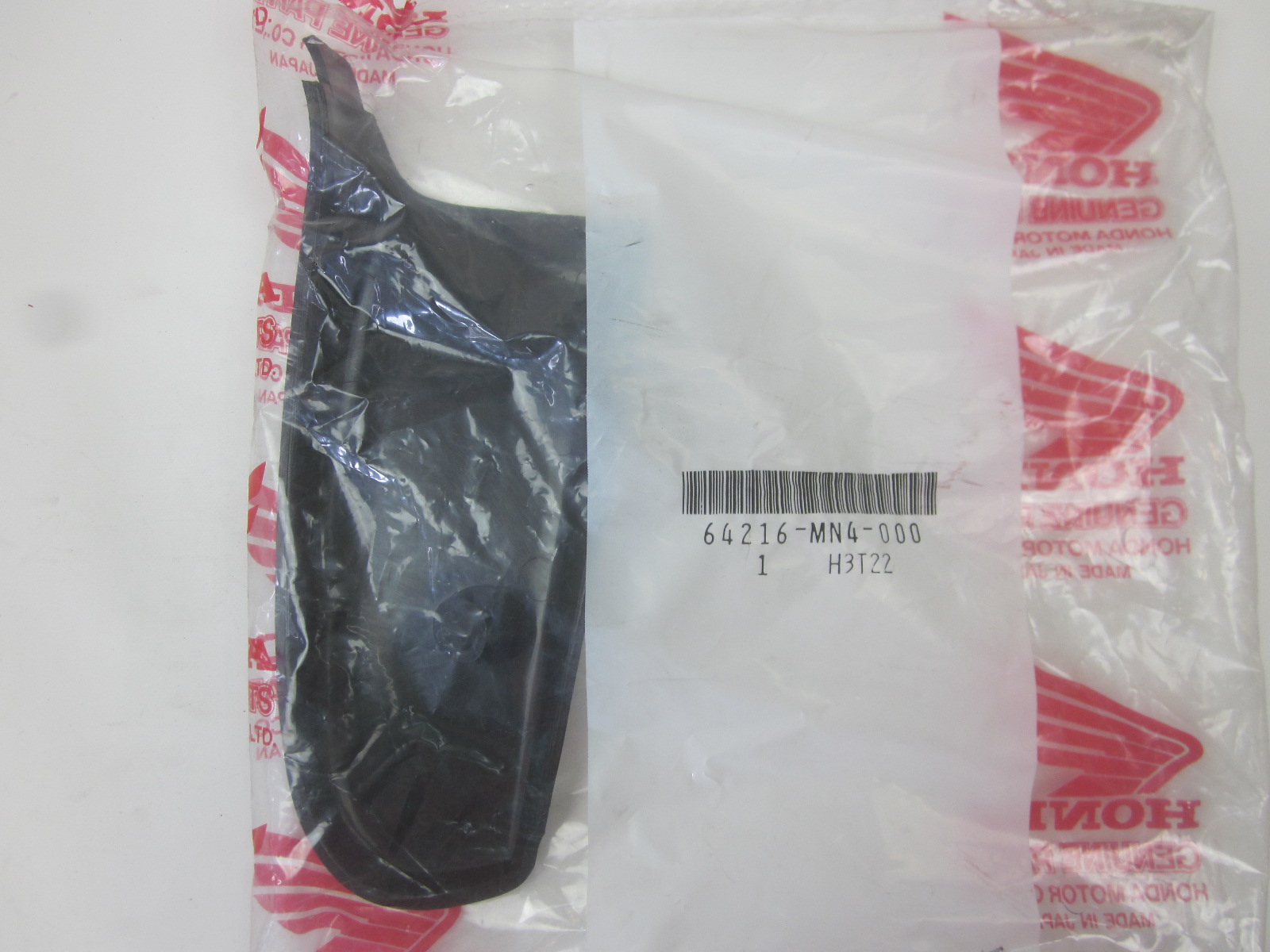 Picture of ABDECKUNG, L. VERKLE  64216-MN4-000  CBR 600 F