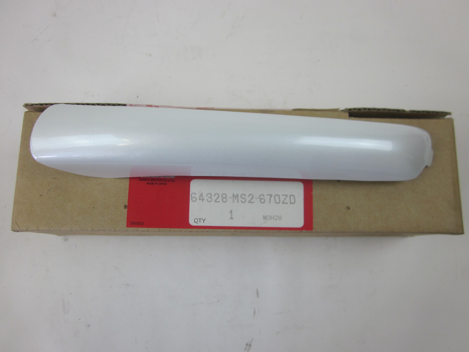 Picture of BUMPER,R.*NH193P*  64328-MS2-670ZD  CBR 1000 FK