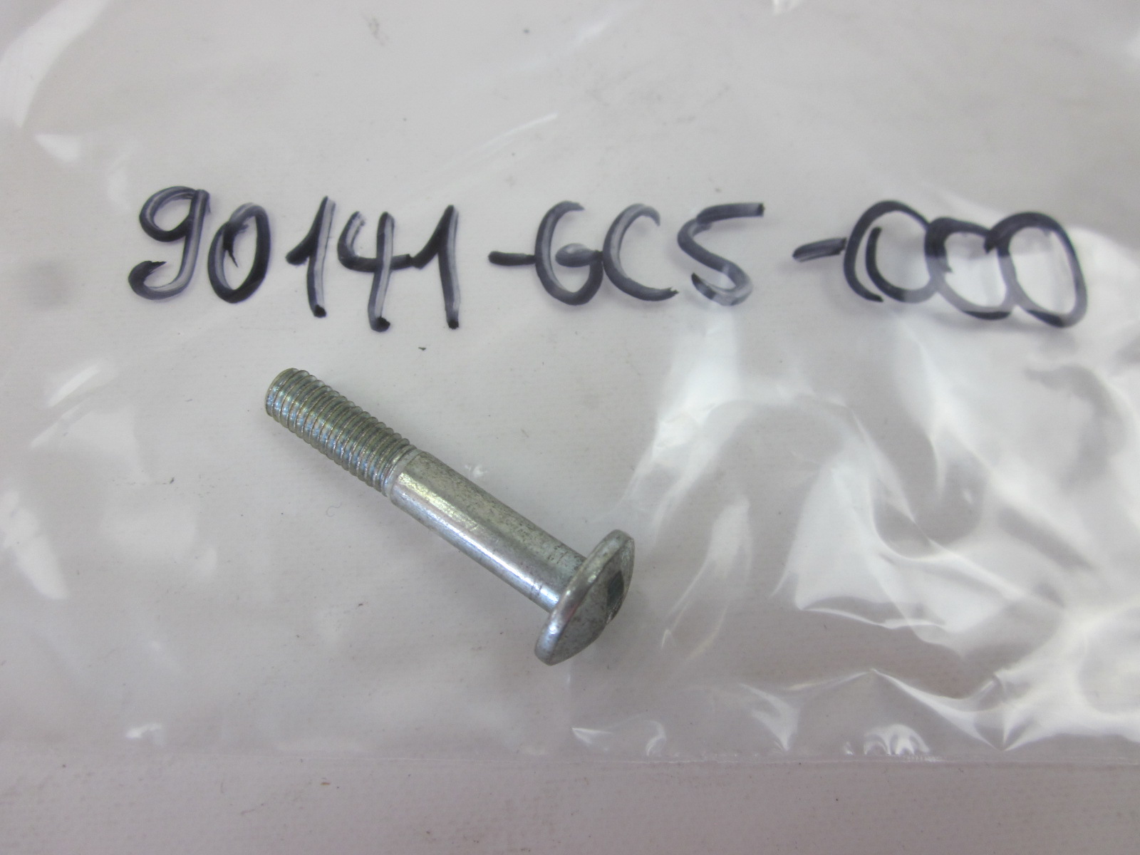 Picture of SCHRAUBE SEITENDECKE  90141-GC5-000  MTX 80 C