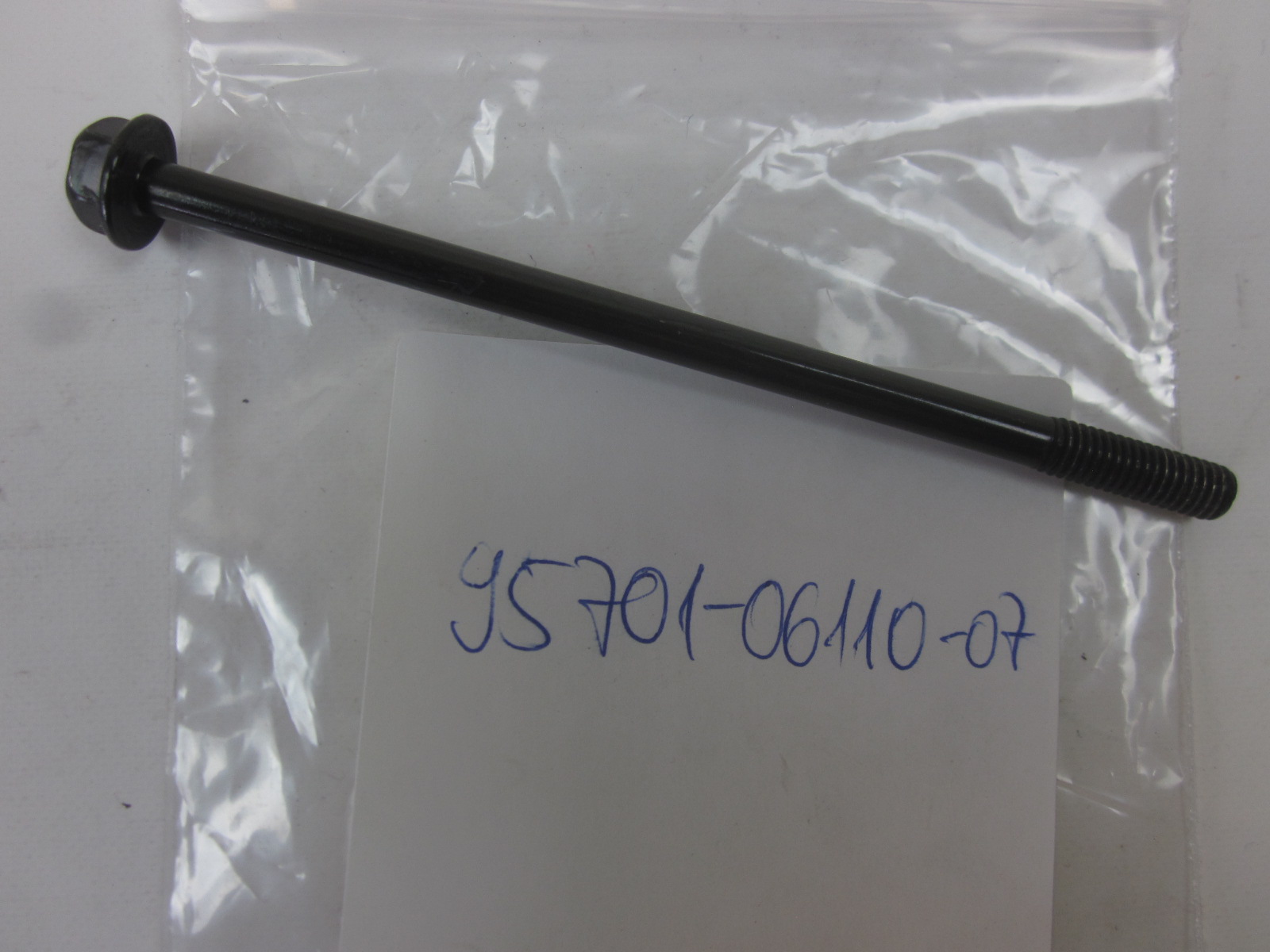 Picture of FLANSCHENSCHRAUBE 6X  95701-061-1007  CL 50