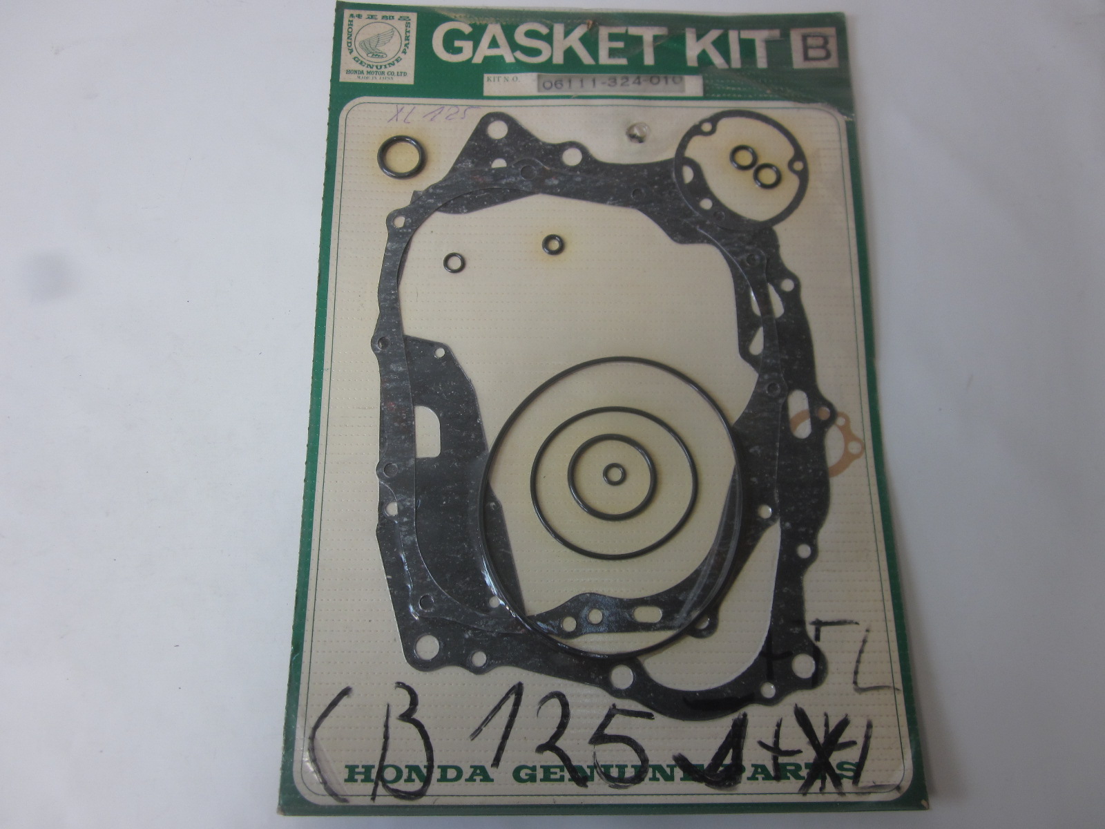 Bild von DICHTUNGSSATZ,B   06111-324-010   CB 125 S / SZ