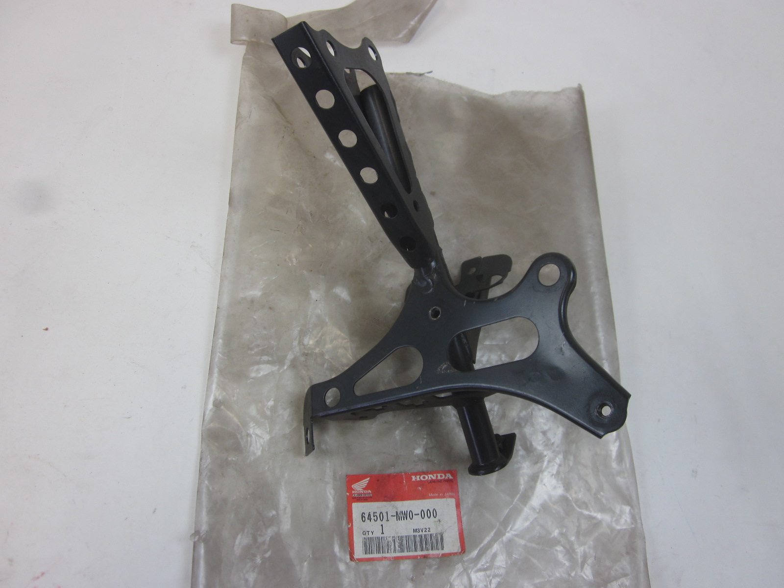 Picture of HALTER, VERKLEIDUNG  64501-MW0-000  CBR 900 RRN-P