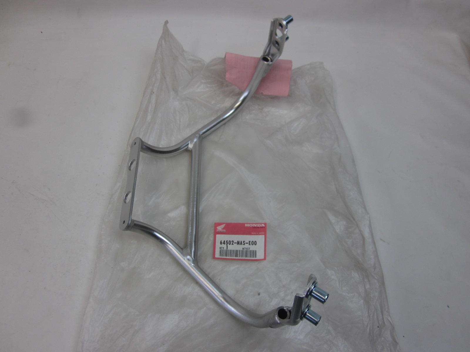 Picture of HALTER, VERKLEIDUNG  64502-MAS-E00  CBR 900 RRT