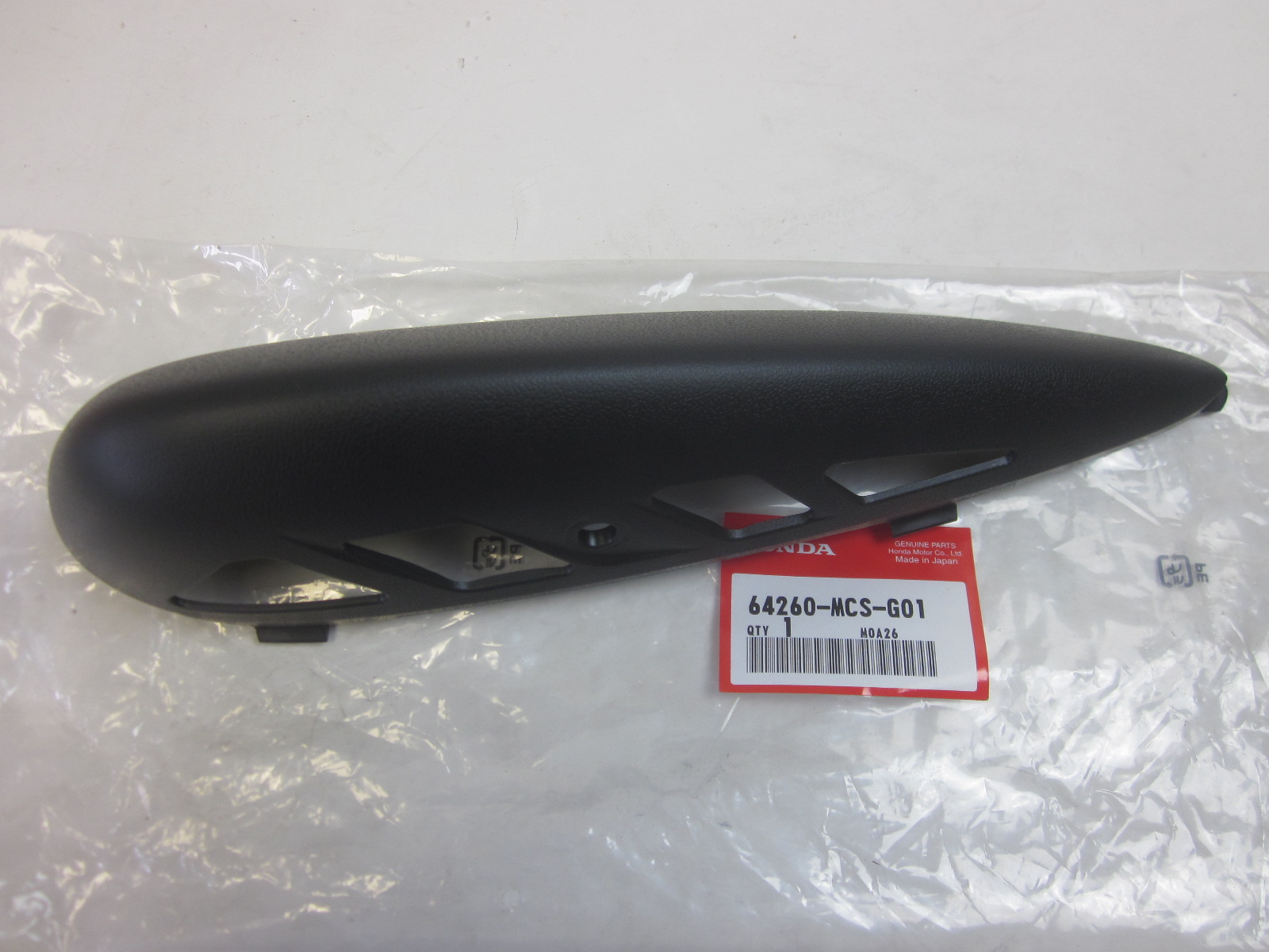 Bild von COVER R,ENG.GUARD  64260-MCS-G01  ST1300
