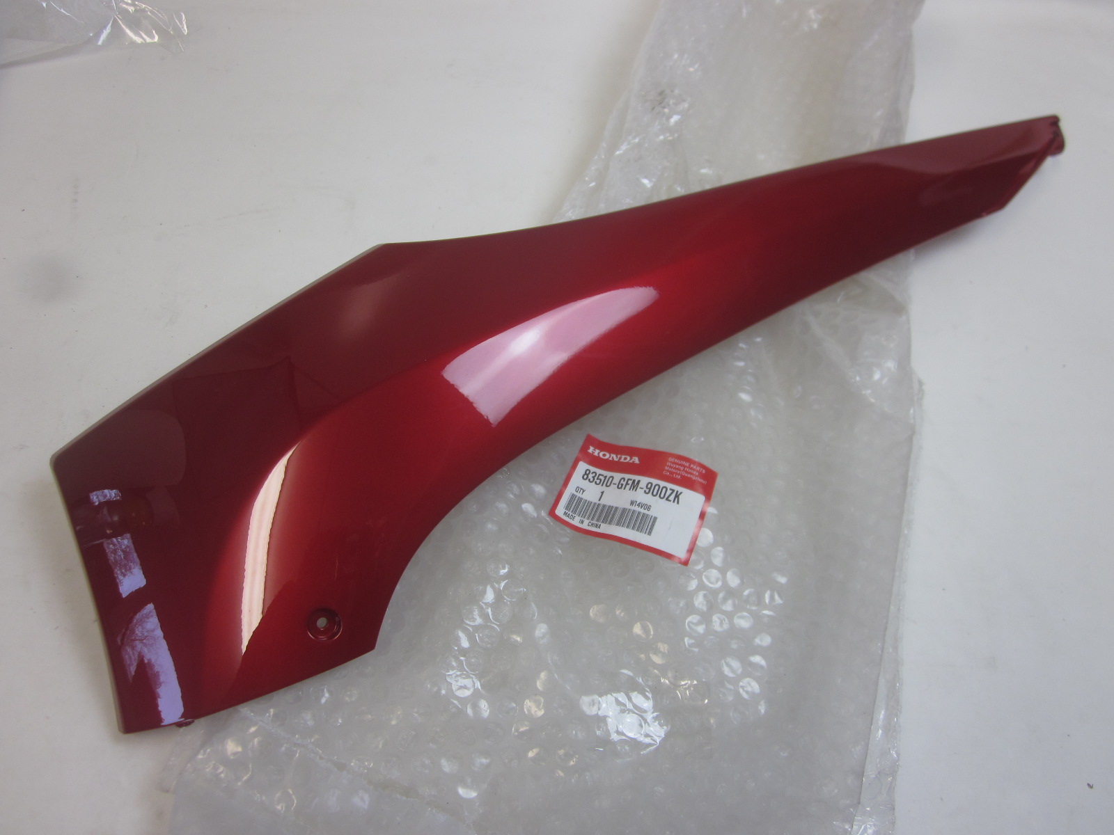 Picture of COVER,R FL*R264C*  83510-GFM-900ZK  NHX110WH