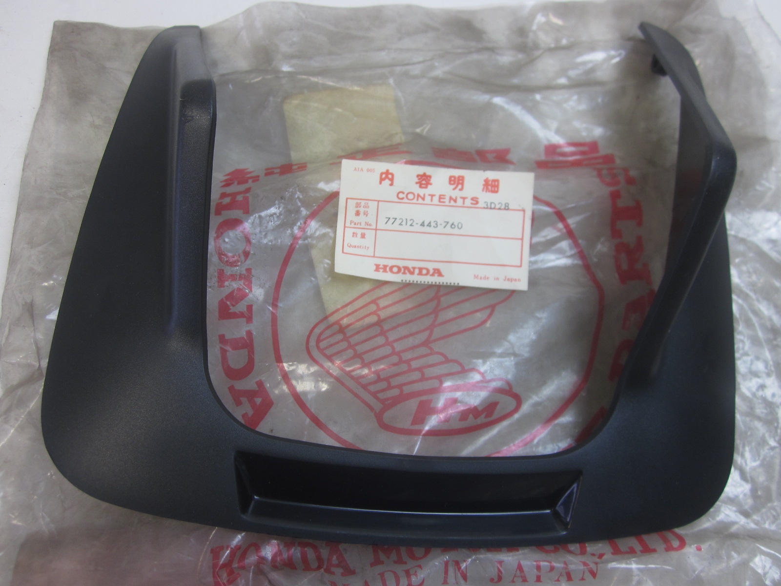 Picture of VERKLEIDUNG HINTEN  77212-443-760  CB 400 N / NZ