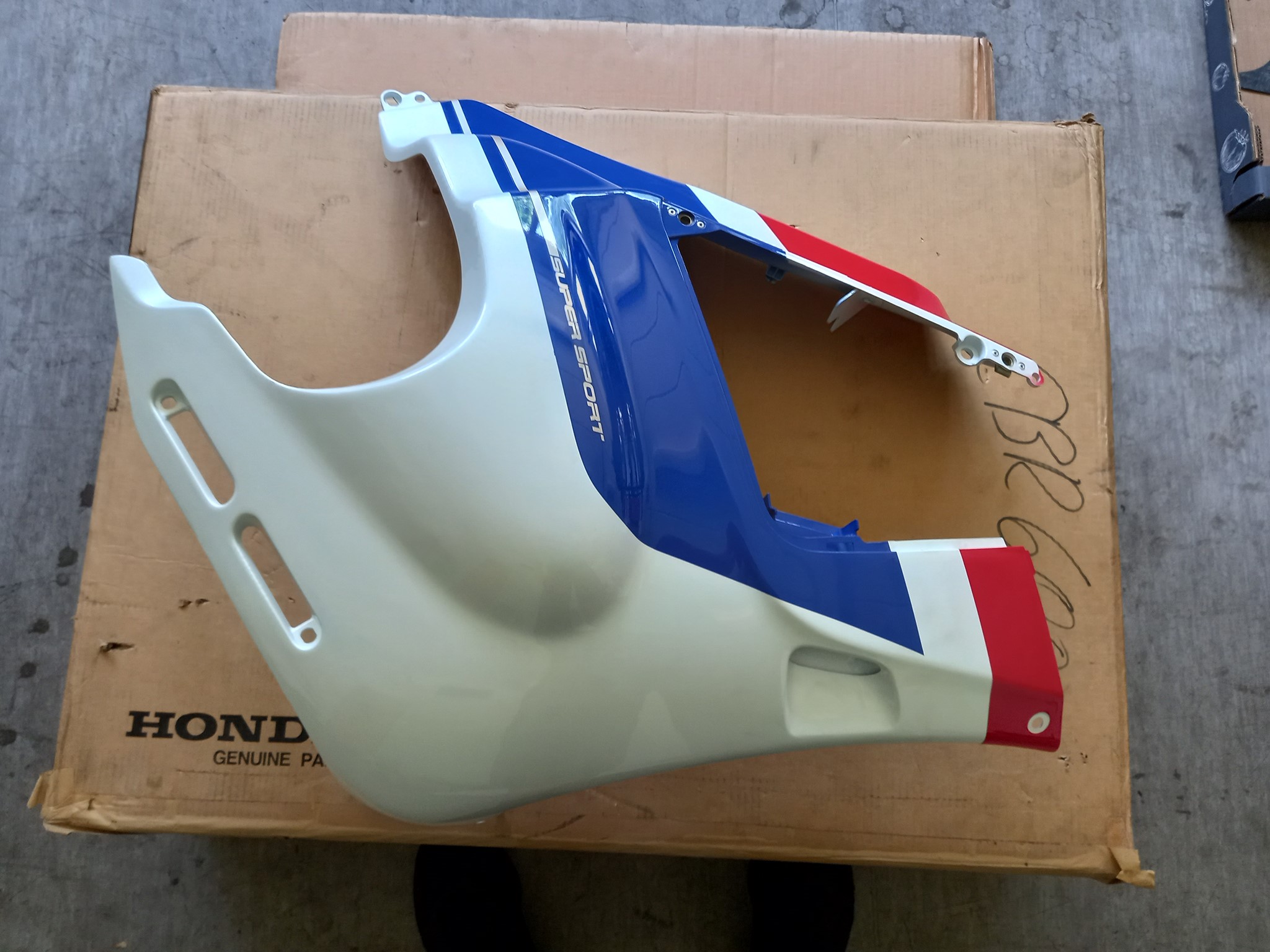 Picture of Honda  Verkleidung COW*NH193P/TYPE3*  64301-MT6-600ZC
