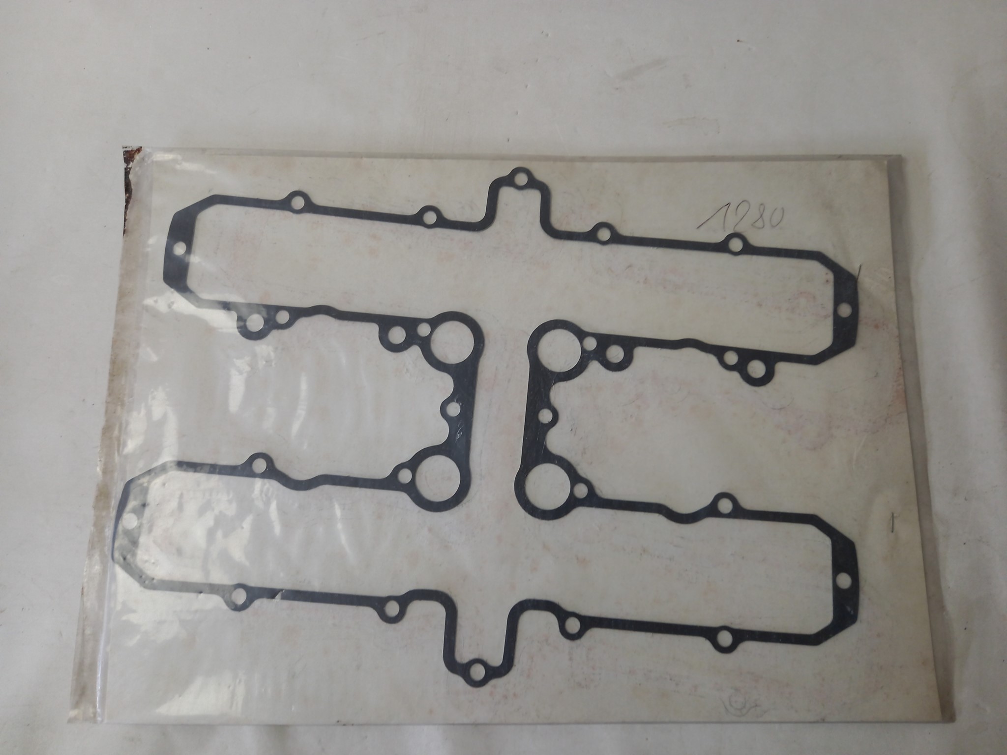 Picture of Kawasaki  ZX550 GPZ550  VENTILDECKELDICHTUNG
    11009-1280