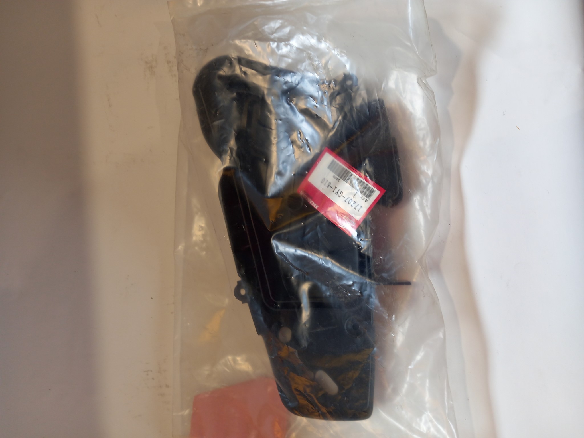 Picture of Honda  DECKEL, LUFTFILTER  17207-GY1-610