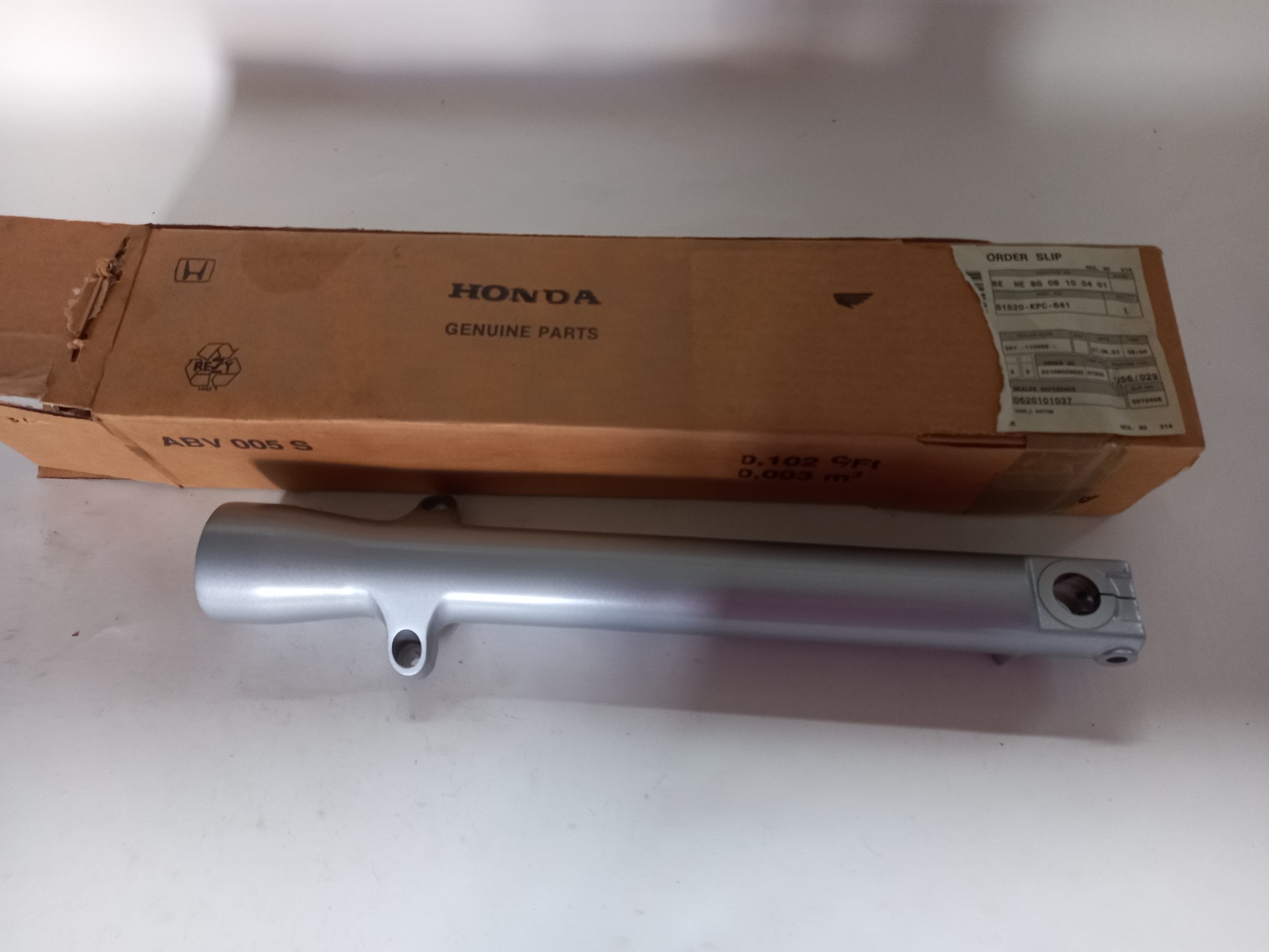 Picture of Honda  CASE,L BOTTOM  51520-KPC-641