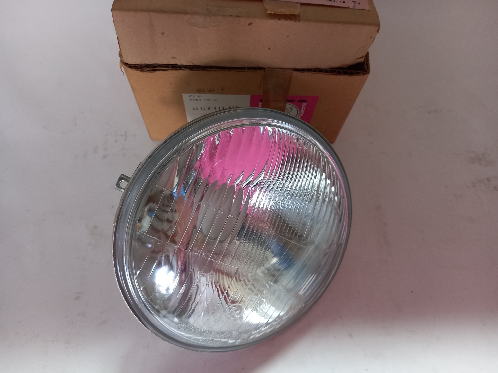 Picture of Honda  HEADLIGHT UNIT  33120-413-611