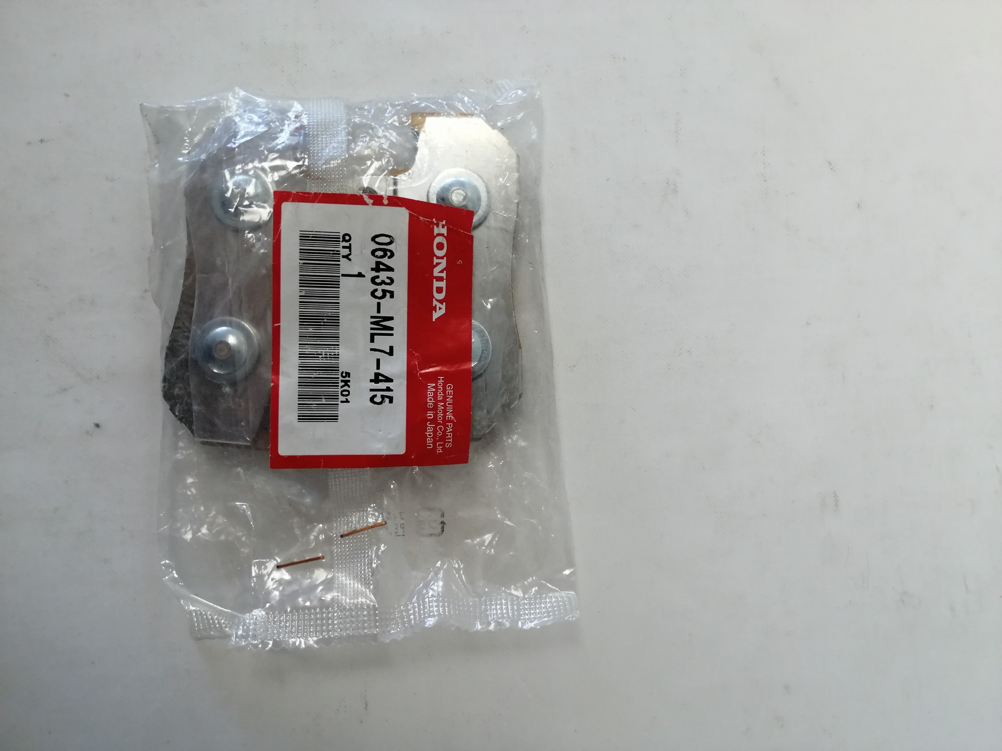 Picture of BREMSBELAG HINTEN  VTR 750 F  06435-ML7-P01