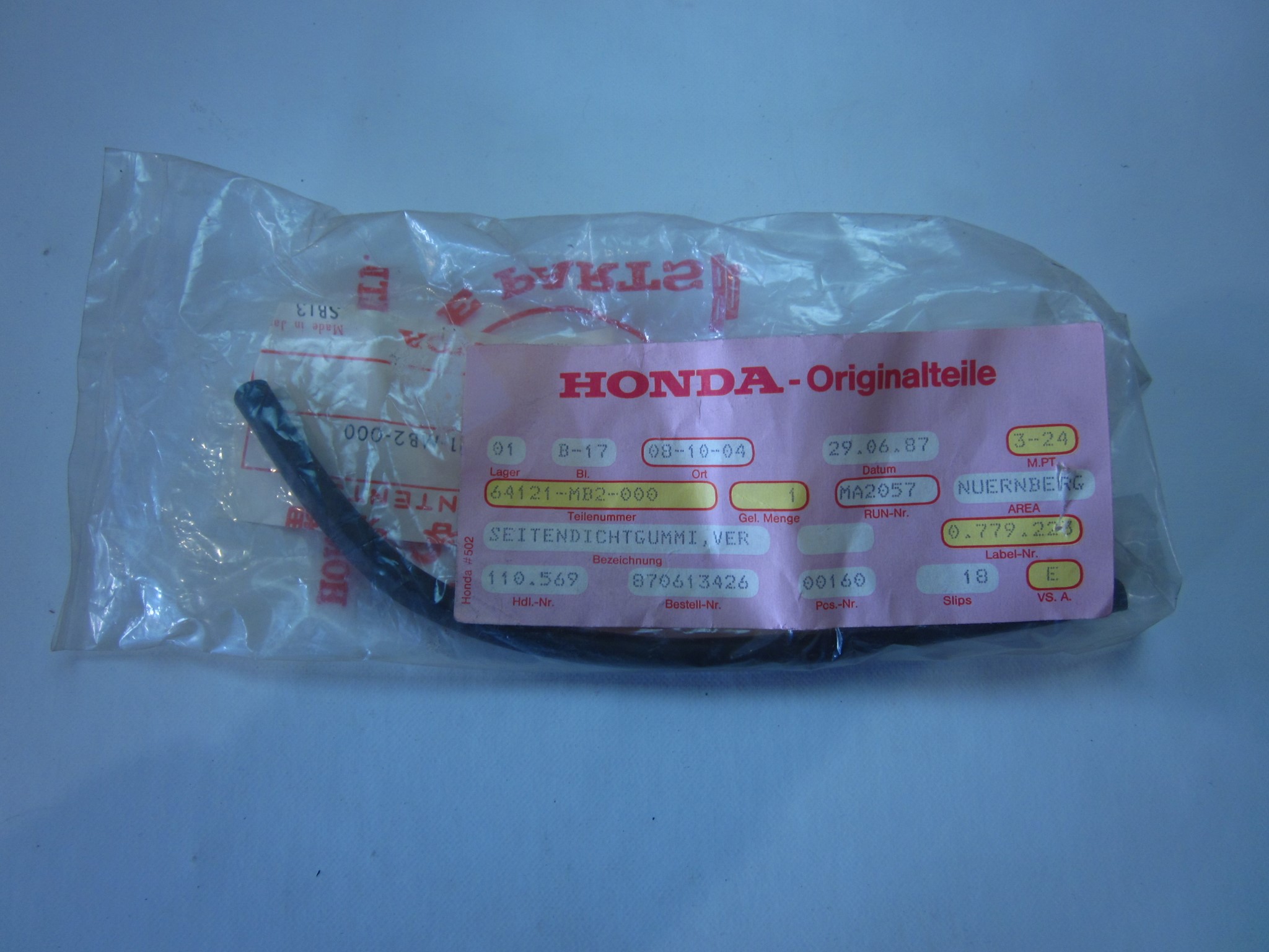 Picture of SEITENDICHTGUMMI,VER  64121-MB2-000 CB 750 Four