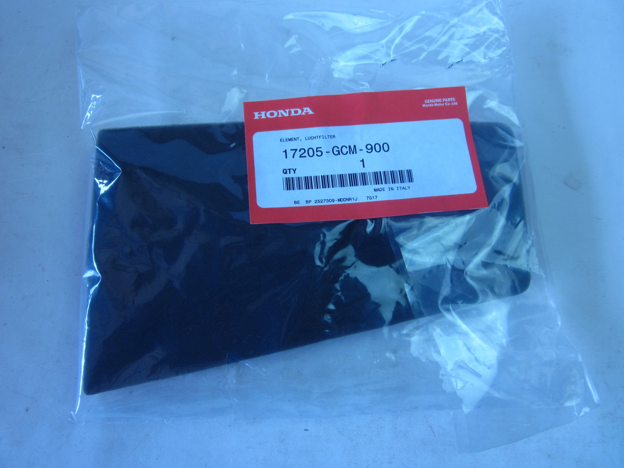 Picture of LUFTFILTERELEMENT  17205-GCM-900  SZX50 W