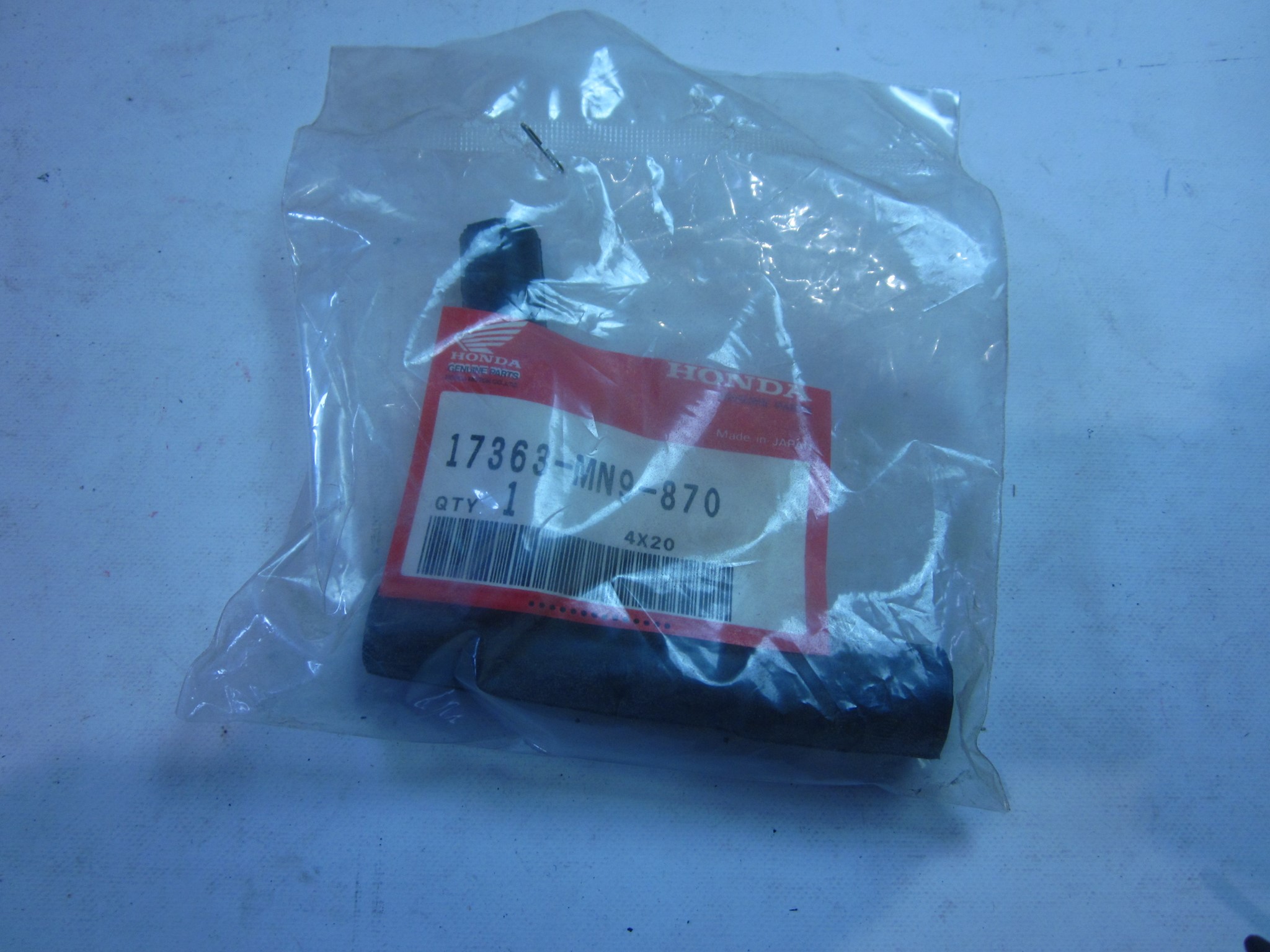Picture of ENTLUEFTUNGSROHR  17363-MN9-870  NX 650