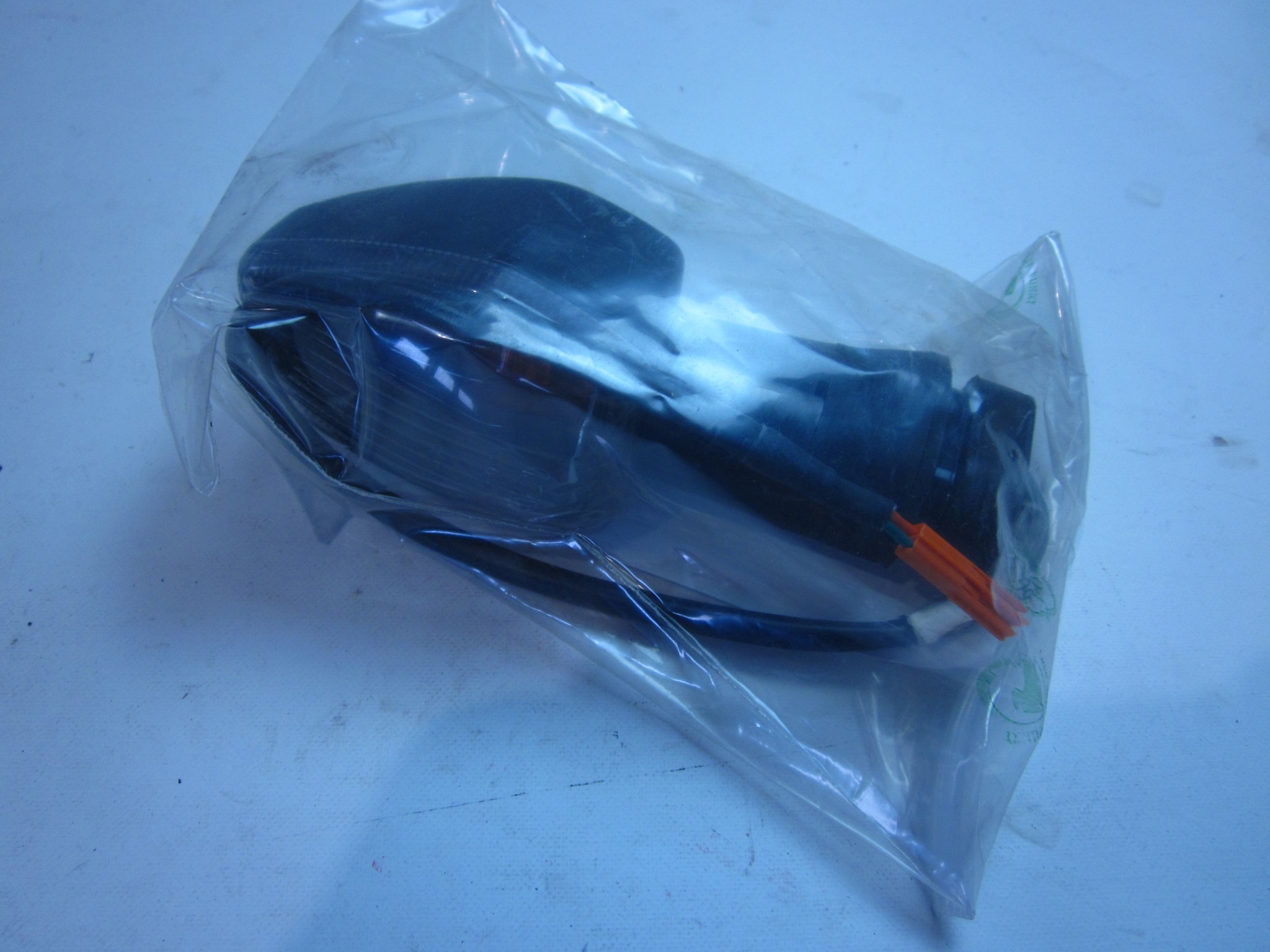 Picture of BLINKER, L V (12V 21W)  33450-MFN-D01  CB1000RA