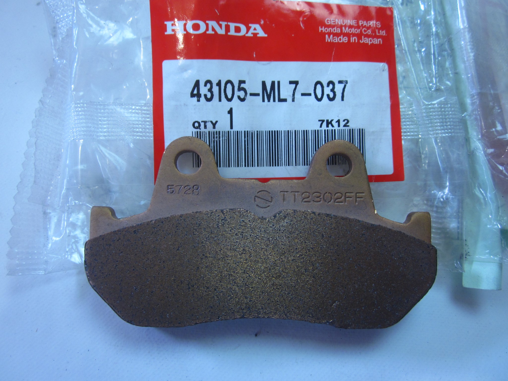 Picture of BREMSBELAG HINTEN  43105-ML7-037  VTR 750 F